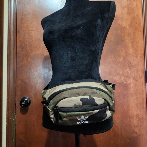 Adidas Originals Unisex Camo Green Brown Adjustable Fanny Pack Waist Travel Bag - Picture 8 of 8